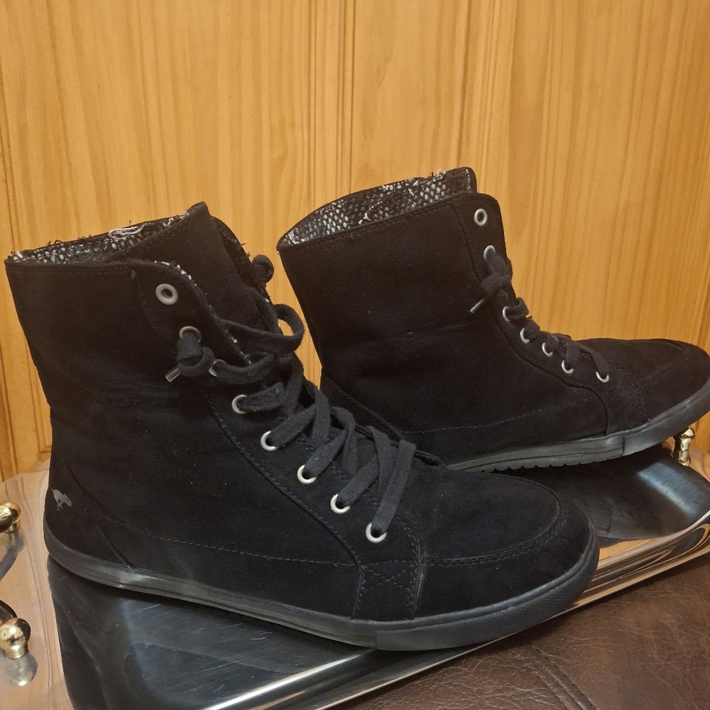 Black High-Top Womens  Shoes Size 9.5